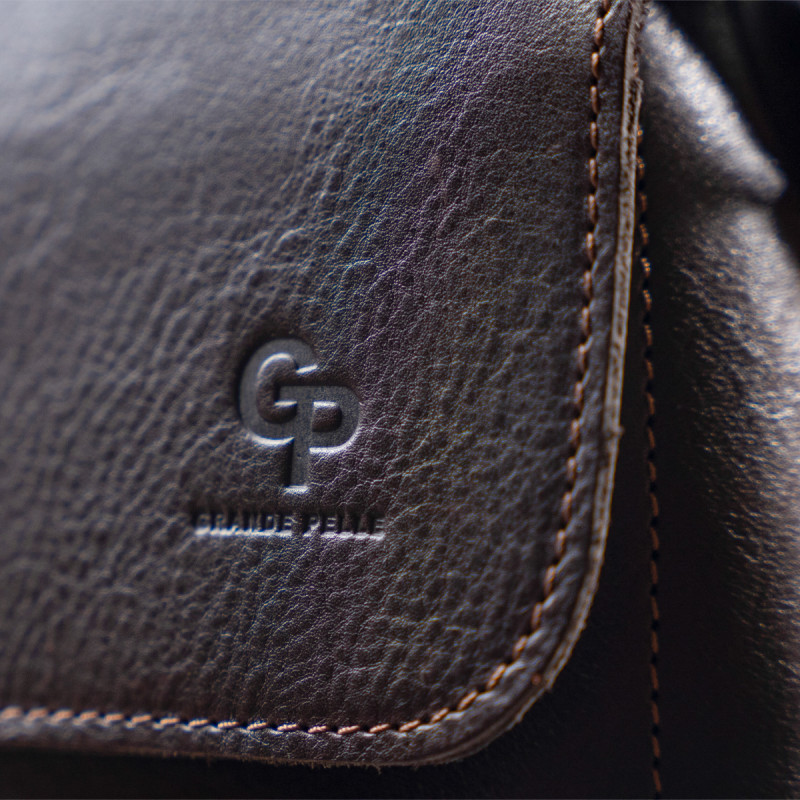 Сумка мессенджер в гладкой коже GRANDE PELLE Шоколадная