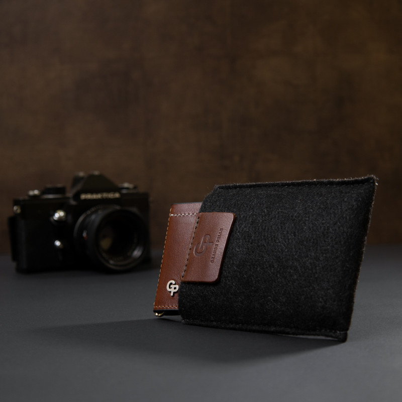 Мужской кожаный зажим для денег GRANDE PELLE Коричневый