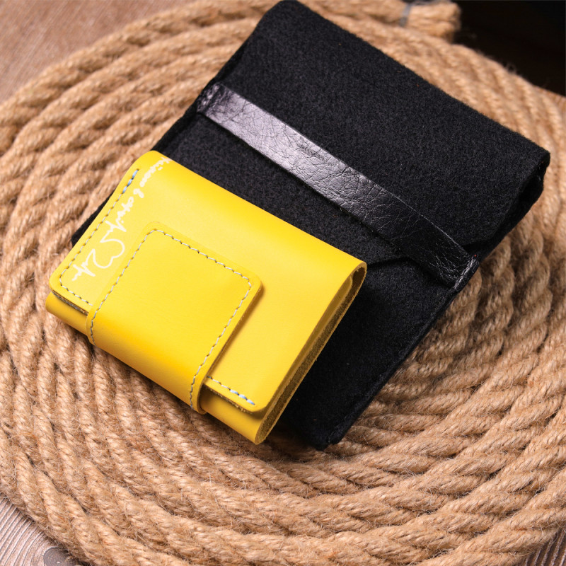 Компактное кожаное портмоне в три сложения комби двух цветов Сердце GRANDE PELLE Желто-голубое