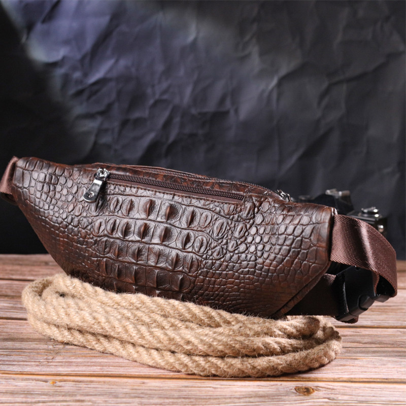 Модная поясная сумка из натуральной кожи с фактурой под крокодила Vintage Коричневая