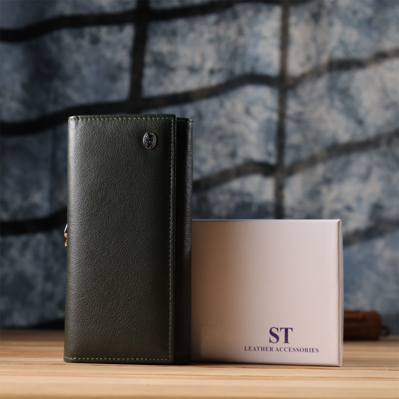 Вместительный женский кошелек на магнитах из натуральной кожи ST Leather Зеленый