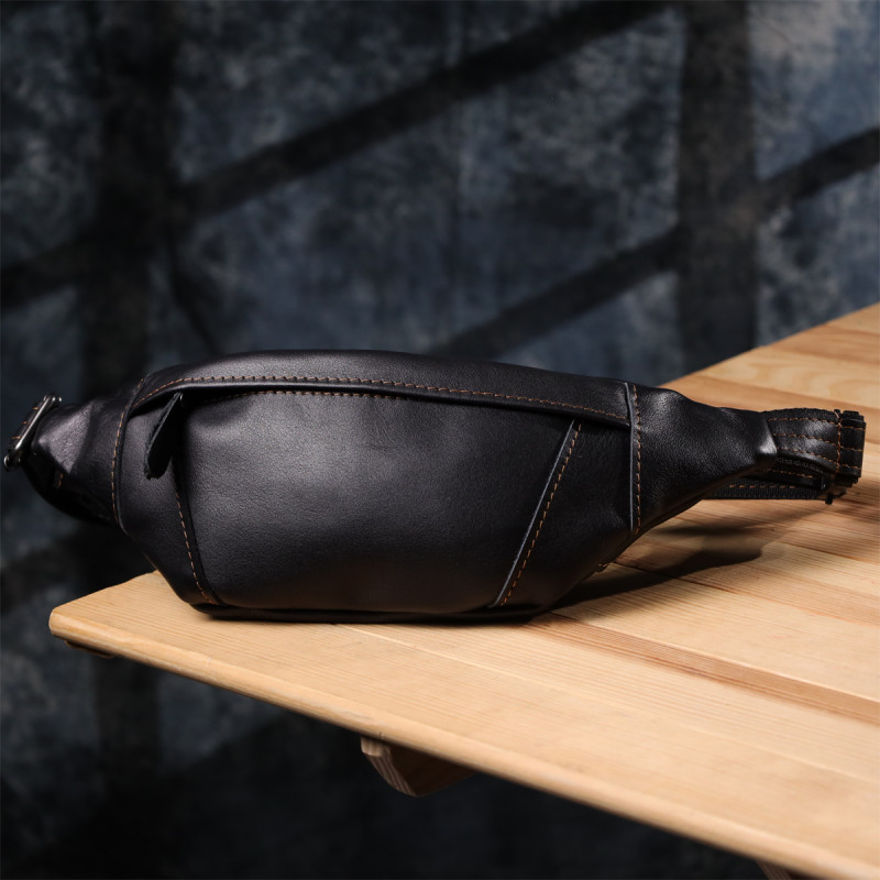 Мужская сумка-бананка из натуральной гладкой кожи Shvigel Черный