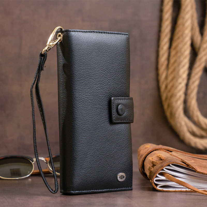 Оригинальный кошелек кожаный женский на хлястике с кнопкой ST Leather Черный