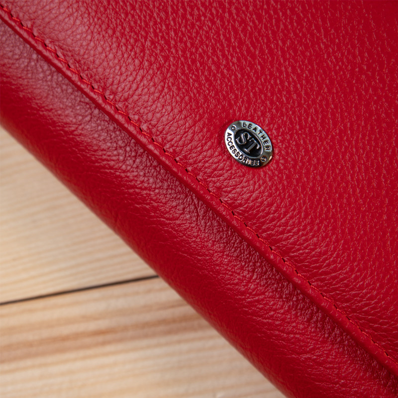 Вместительный кошелек для женщин ST Leather  Красный