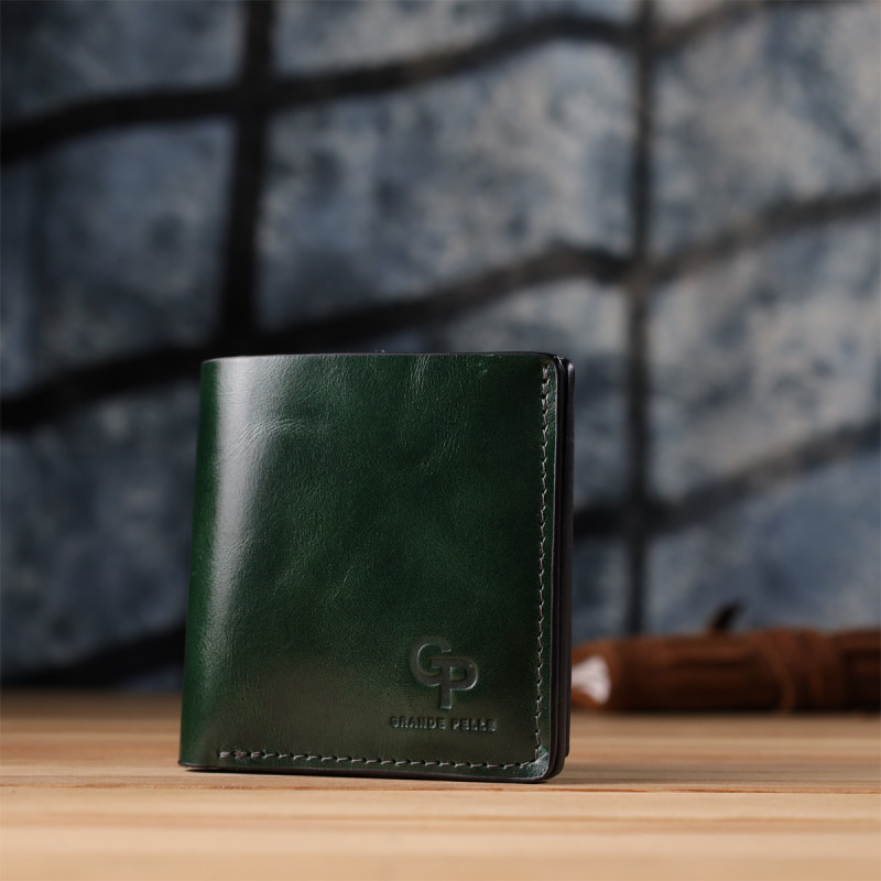 Компактний гаманець у дві складення з натуральної гладкої шкіри GRANDE PELLE Зелений