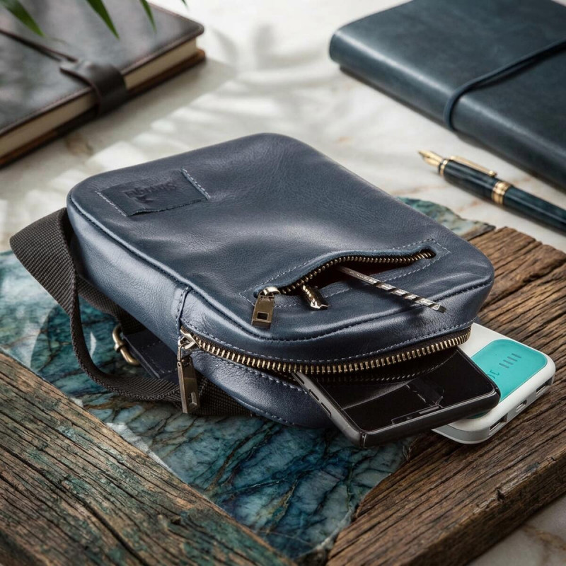 Чоловіча шкіряна сумка через плече для документів та міста SHVIGEL Синя