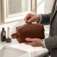 Мужская косметичка среднего размера из гладкой кожи на молнии Сердце GRANDE PELLE Светло-коричневая