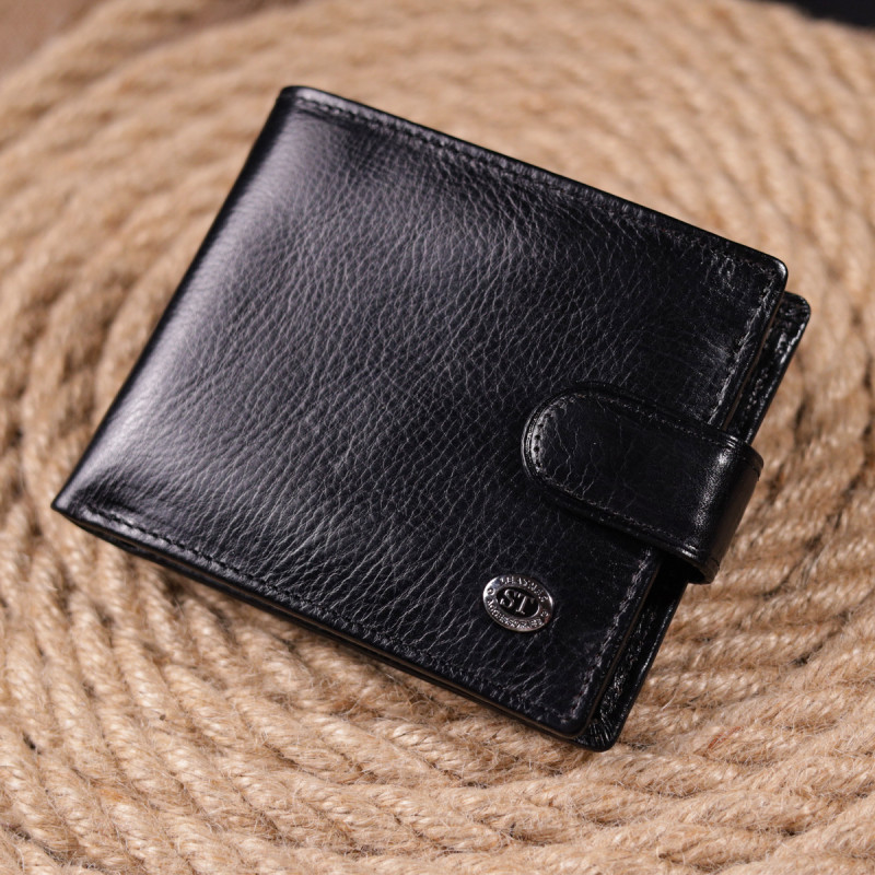 Мужской бумажник из натуральной гладкой кожи в два сложения ST Leather Черный