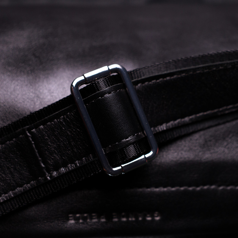 Оригінальна сумка через плече з натуральної шкіри GRANDE PELLE Чорна