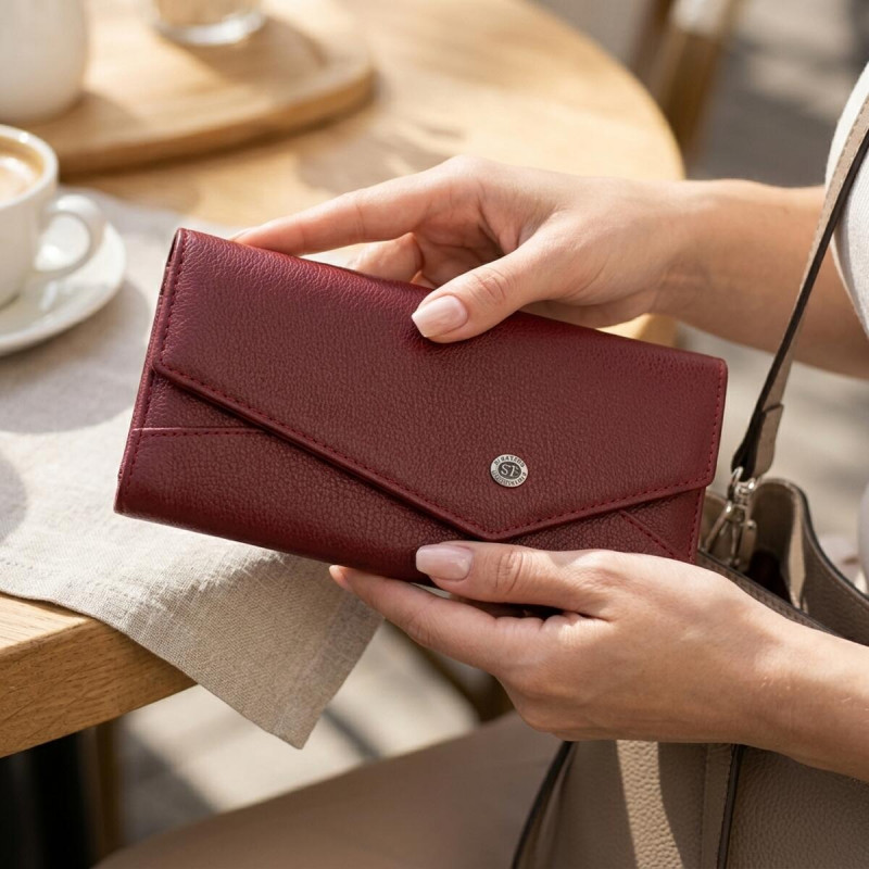 Гаманець для жінок із натуральної шкіри з геометричним клапаном ST Leather Бордовий