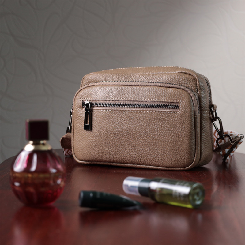 Практичная женская сумка с накладным карманом из натуральной кожи Vintage Бежевая