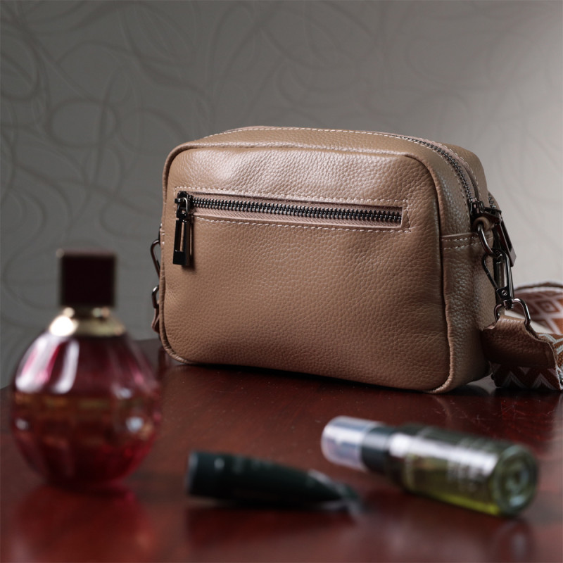 Практичная женская сумка с накладным карманом из натуральной кожи Vintage Бежевая