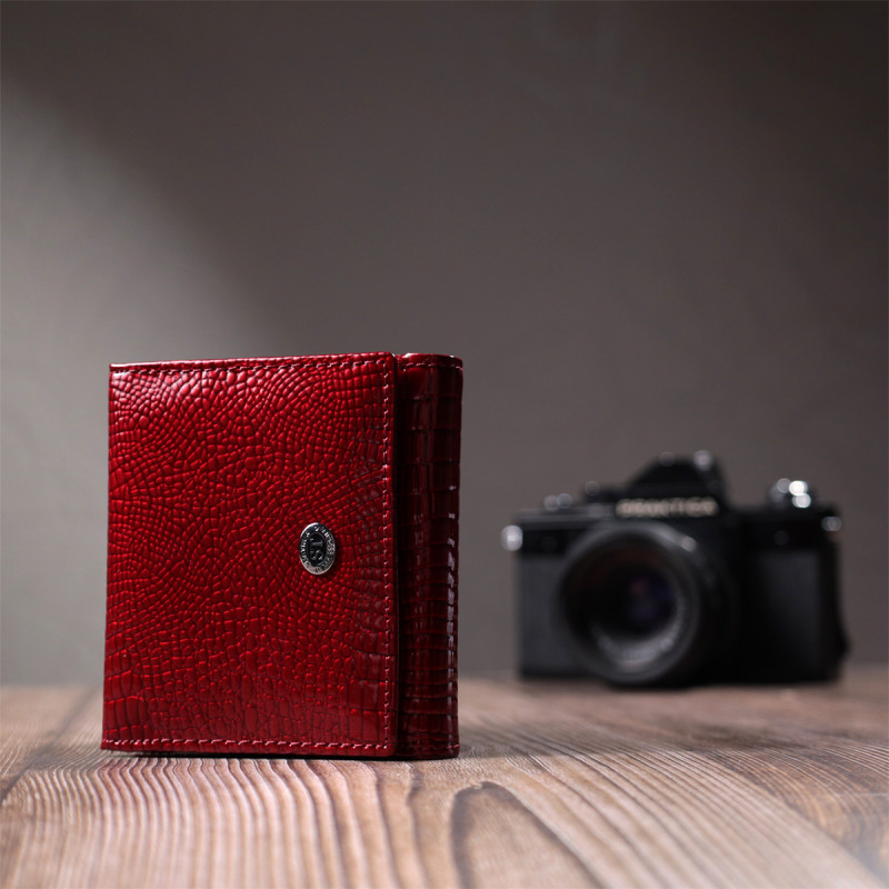 Компактный кошелек для женщин из натуральной лакированной кожи ST Leather Красный
