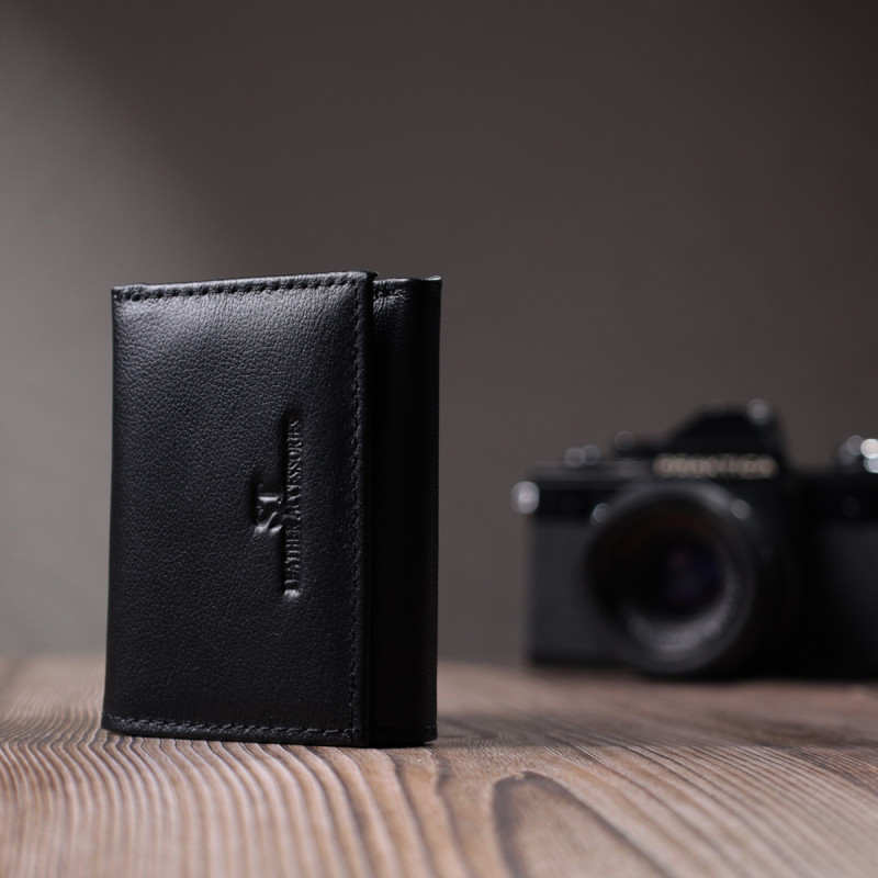 Удобный компактный кошелек с монетницей из натуральной кожи ST Leather Черный