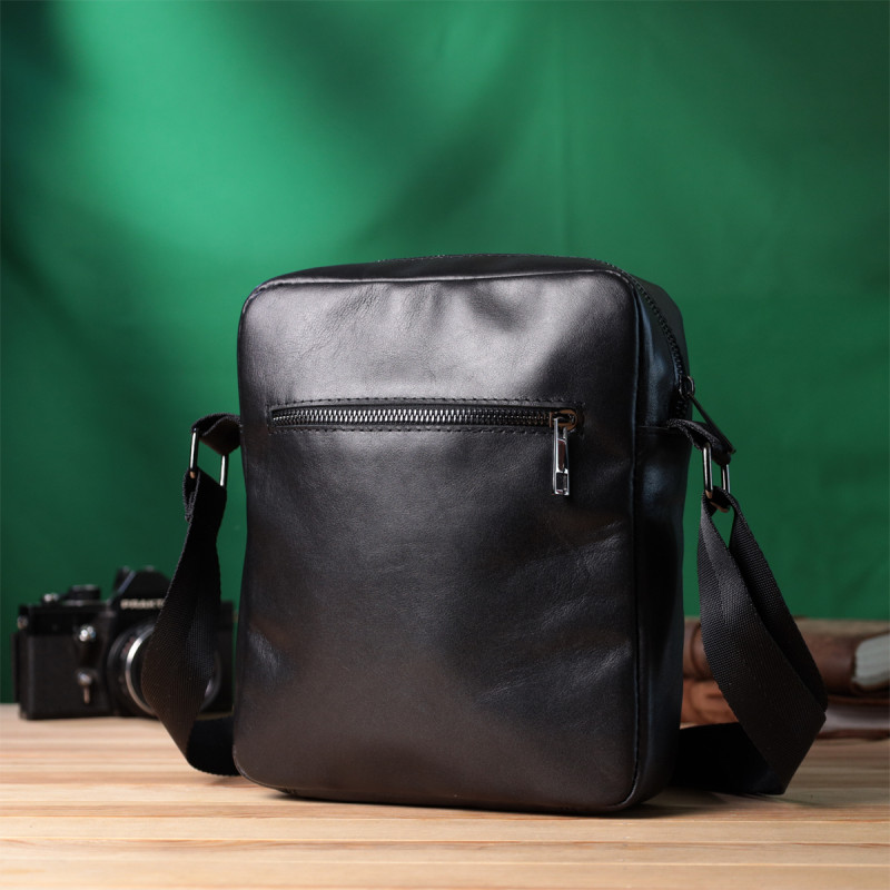 Сумка для мужчин через плечо из глянцевой натуральной кожи Shvigel Черная