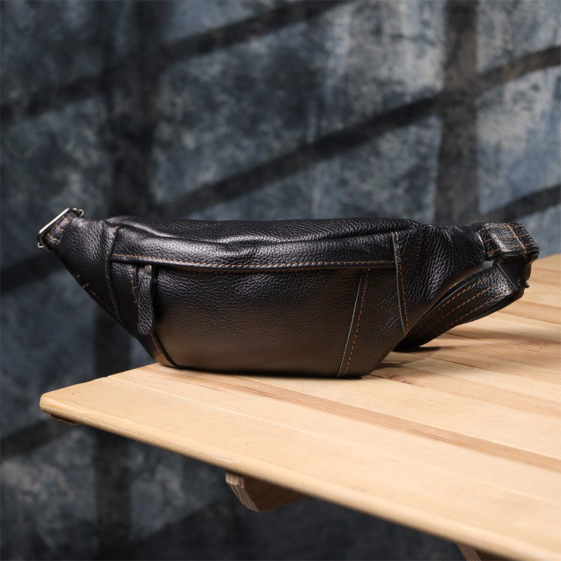 Приваблива сумка-бананка для чоловіків з натуральної шкіри зернистої Shvigel Чорний