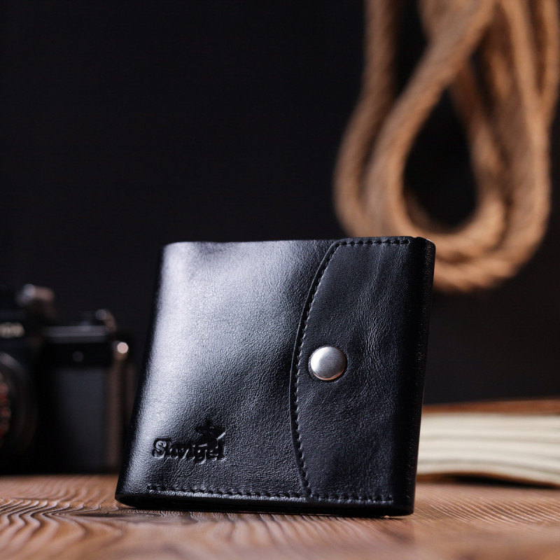 Мужское глянцевое кожаное портмоне Shvigel Черный