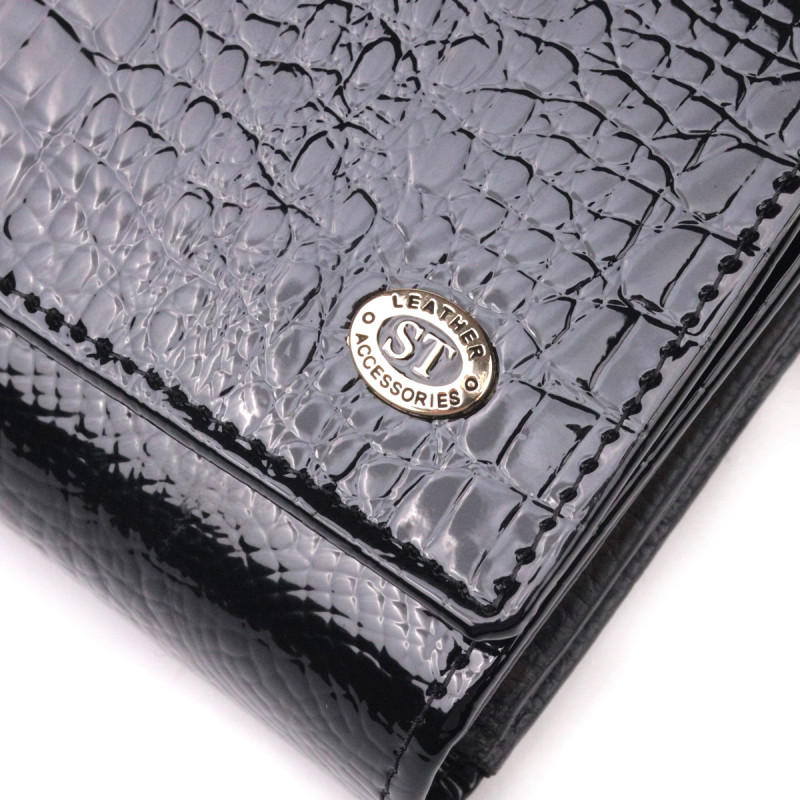 Лаковый женский кошелек с визитницей ST Leather Черный