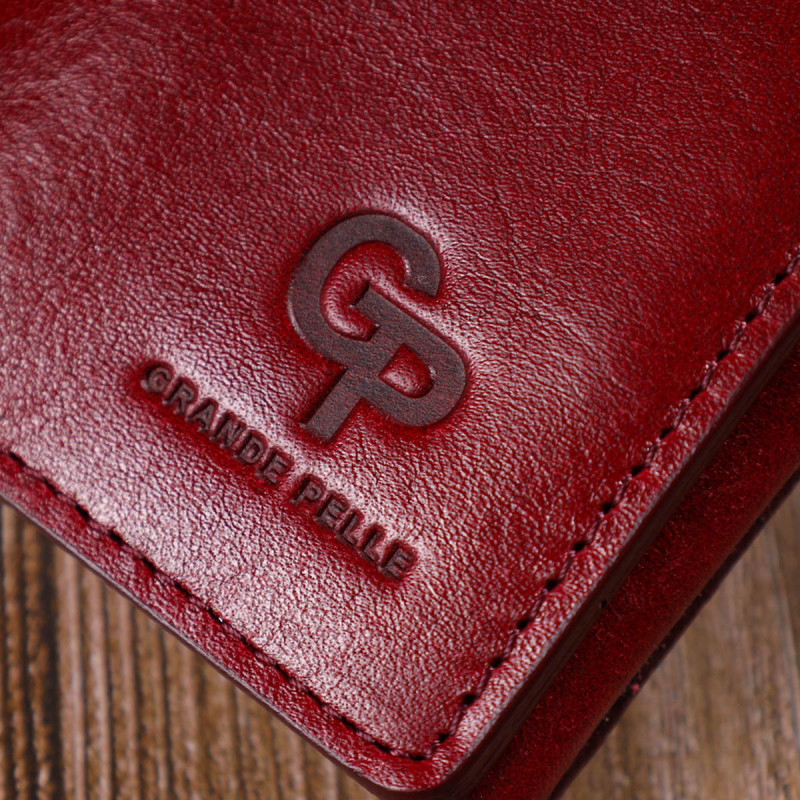 Компактне жіноче портмоне в три складання GRANDE PELLE Бордовий
