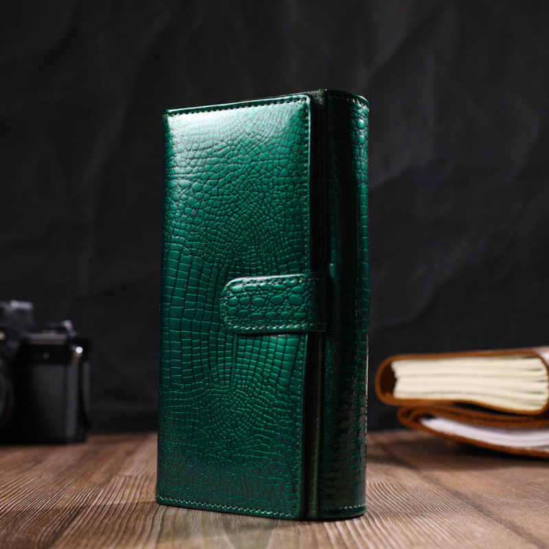 Лакированный женский кошелек с блоком для визиток из натуральной кожи ST Leather Зеленый