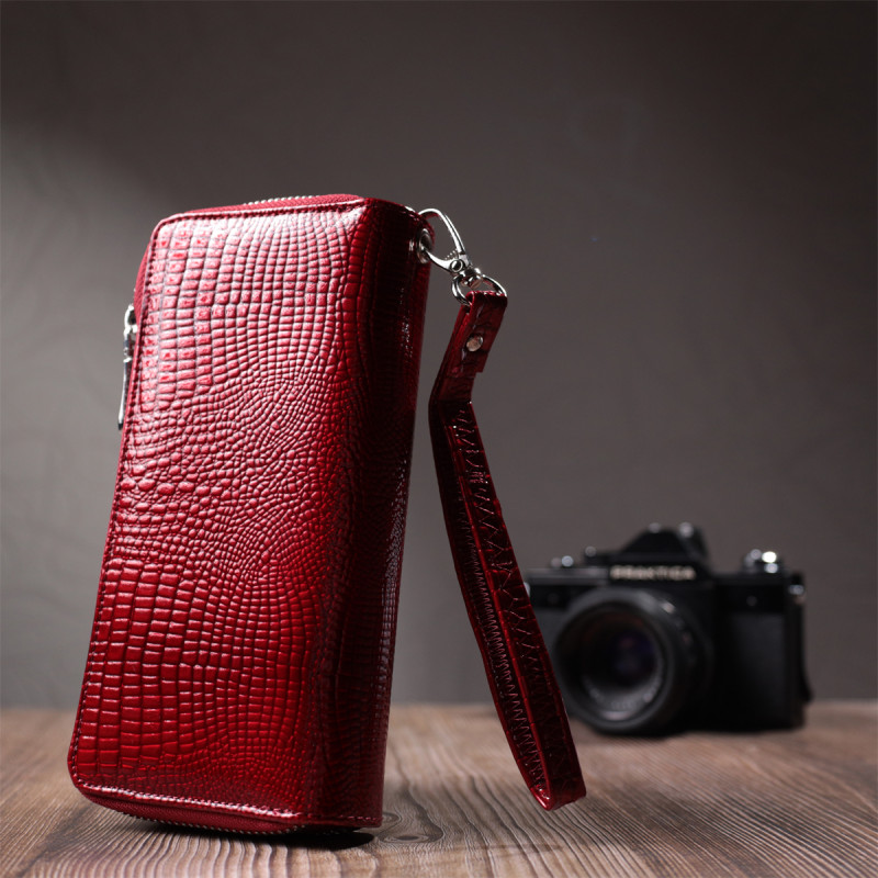 Фактурный клатч на два отделения из лакированной натуральной кожи ST Leather Красный