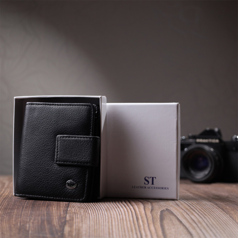 Женский кошелек с монетницей и блоком для пропусков из натуральной кожи ST Leather Черный