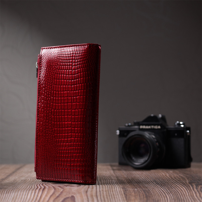 Лакированный яркий кошелек с фактурой под рептилию из натуральной кожи ST Leather Красный