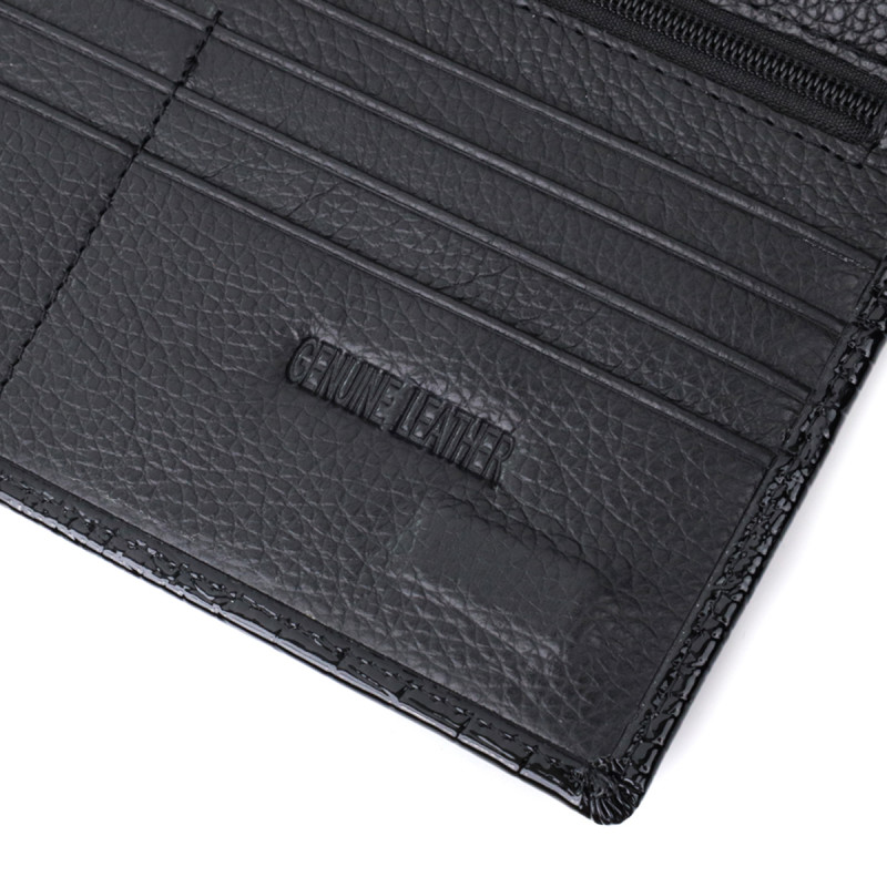 Лакированный тонкий кошелек с фактурой под рептилию из натуральной кожи ST Leather Черный