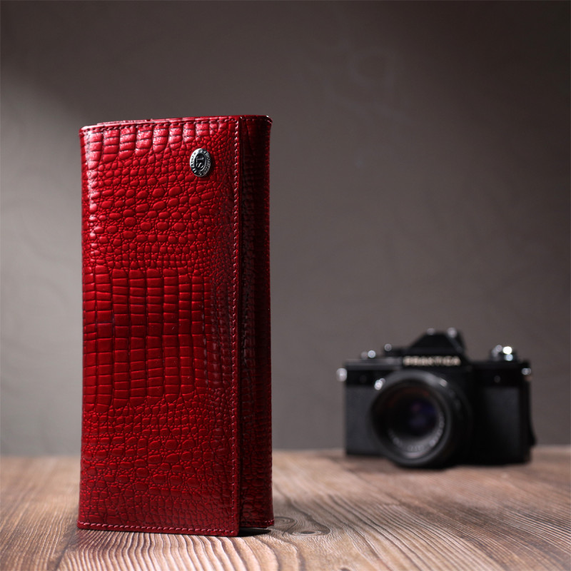 Лакированный женский кошелек с фактурой под рептилию из натуральной кожи ST Leather Красный