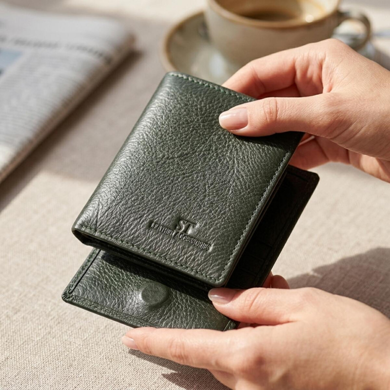 Жіночий гаманець на магніті з натуральної шкіри ST Leather Зелений