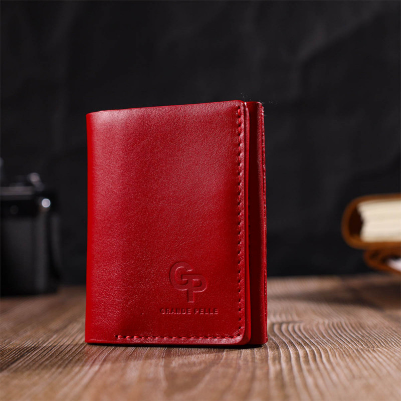 Невелике жіноче портмоне в три складення GRANDE PELLE Червоний