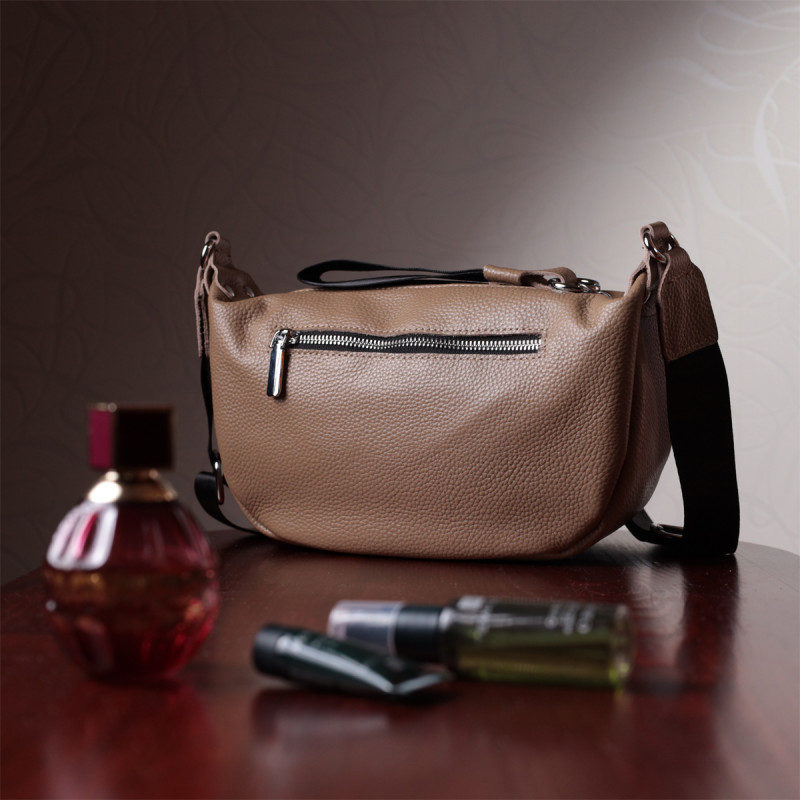 Сумка для женщин из натуральной кожи через плечо с необычным бегунком брелком Vintage Бежевая