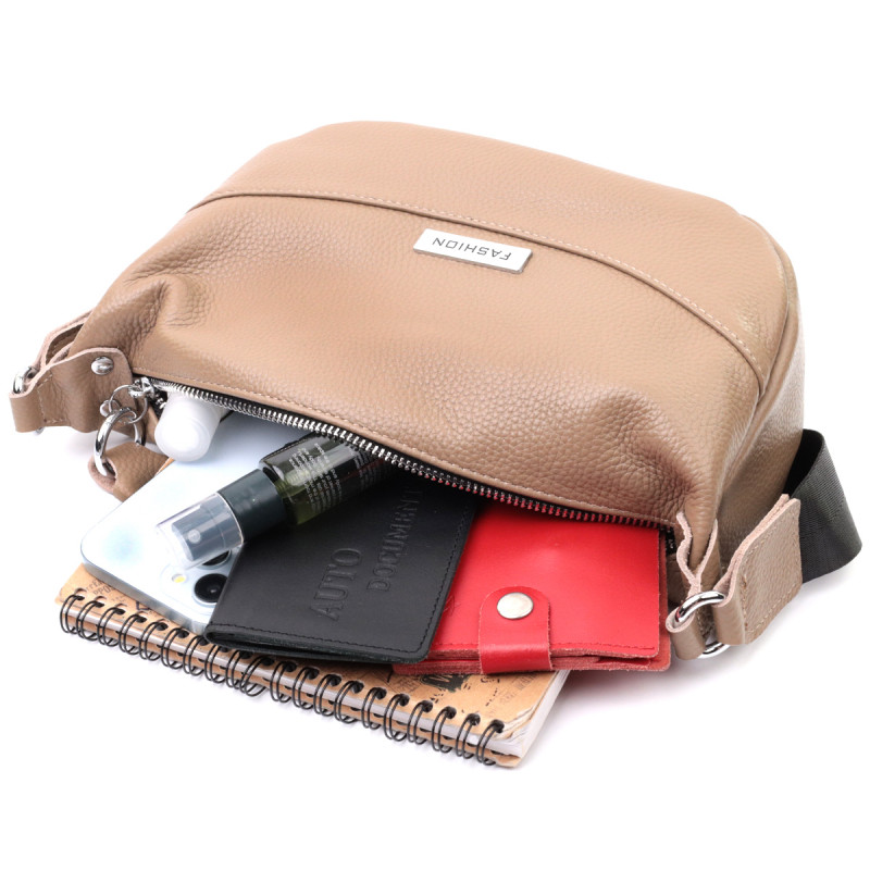 Сумка для женщин из натуральной кожи через плечо с необычным бегунком брелком Vintage Бежевая