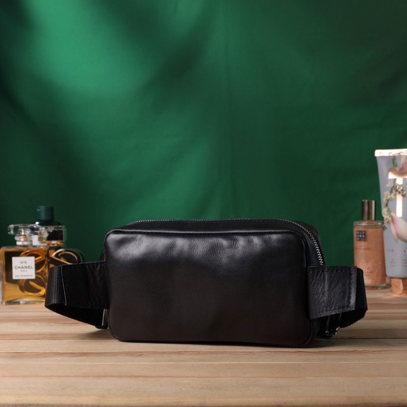 Прямокутна сумка-бананка для чоловіків із натуральної глянсової шкіри Shvigel Чорна