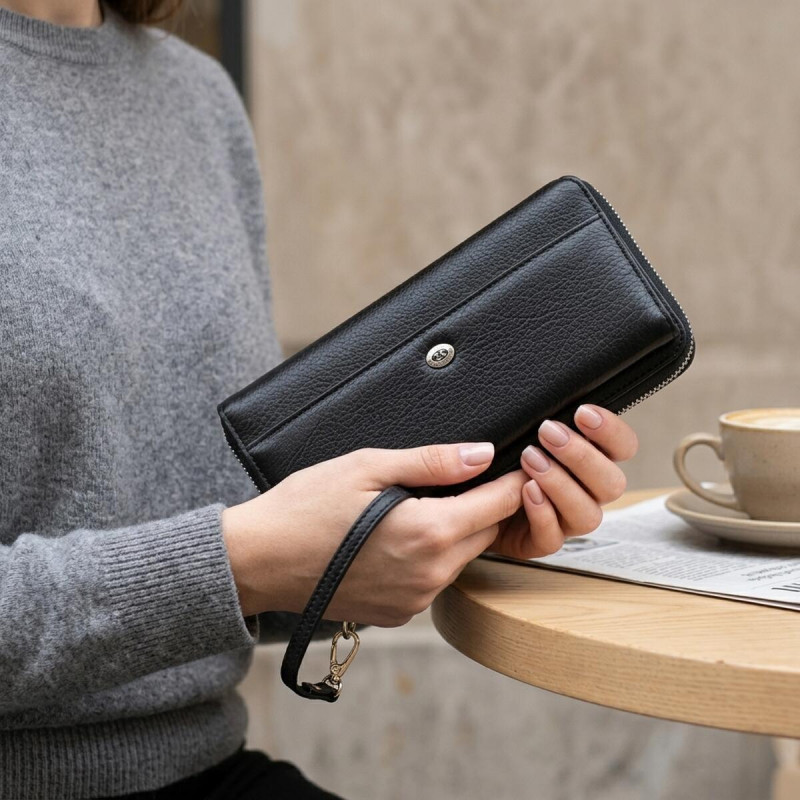 Жіночий шкіряний клатч для карток купюр та документів ST Leather Чорний
