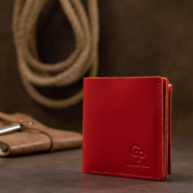 Небольшое женское портмоне GRANDE PELLE Красный