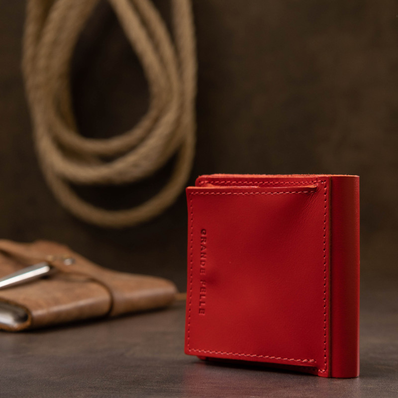 Небольшое женское портмоне GRANDE PELLE Красный