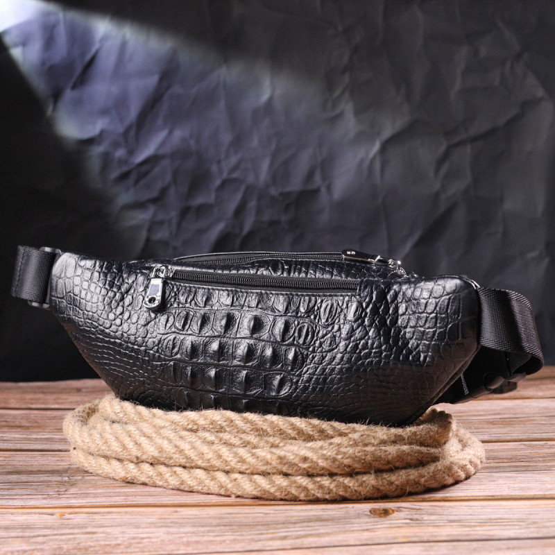 Стильна поясна сумка з натуральної шкіри з фактурою під крокодила Vintage Чорна