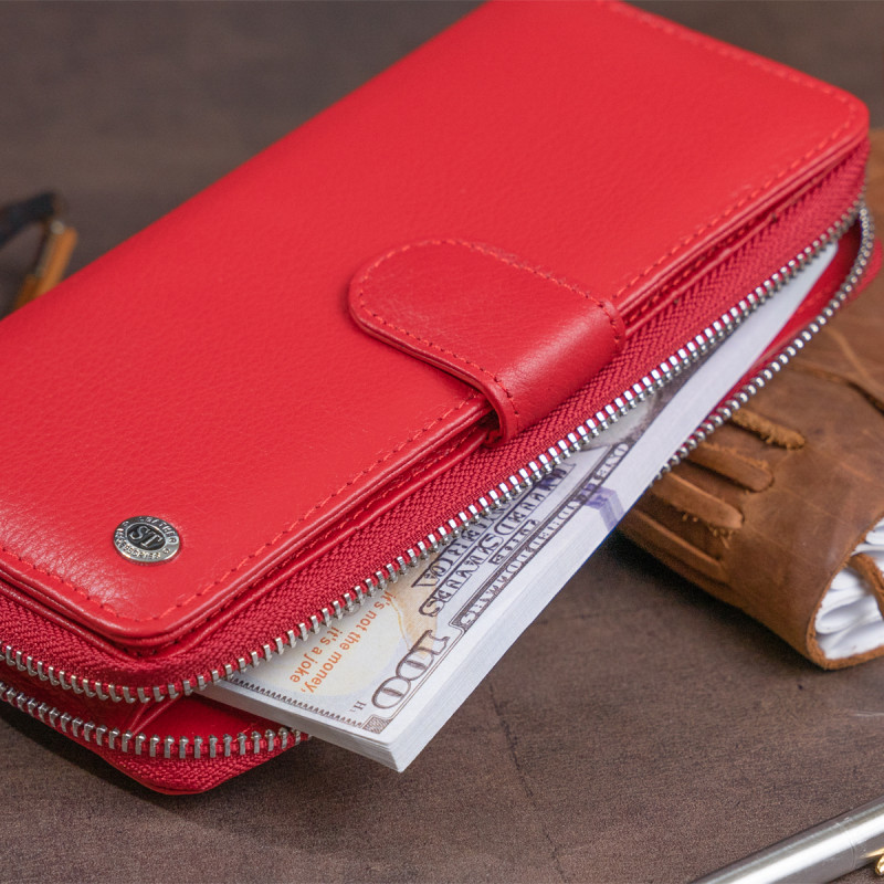 Вертикальный вместительный кошелек из кожи женский ST Leather Красный