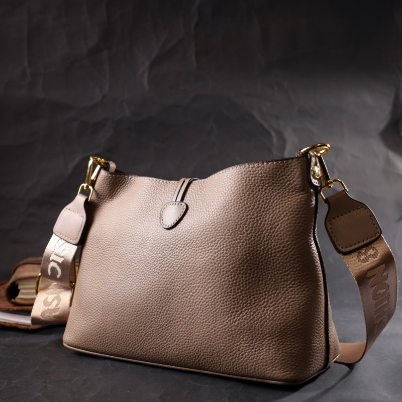 Сумка женская с оригинальной застежкой пуговкой из натуральной кожи Vintage Бежевая