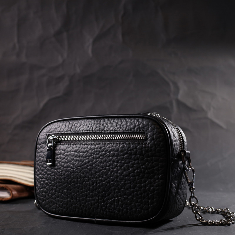 Стильная сумка декорированная металлическими кнопками из натуральной кожи Vintage Черная