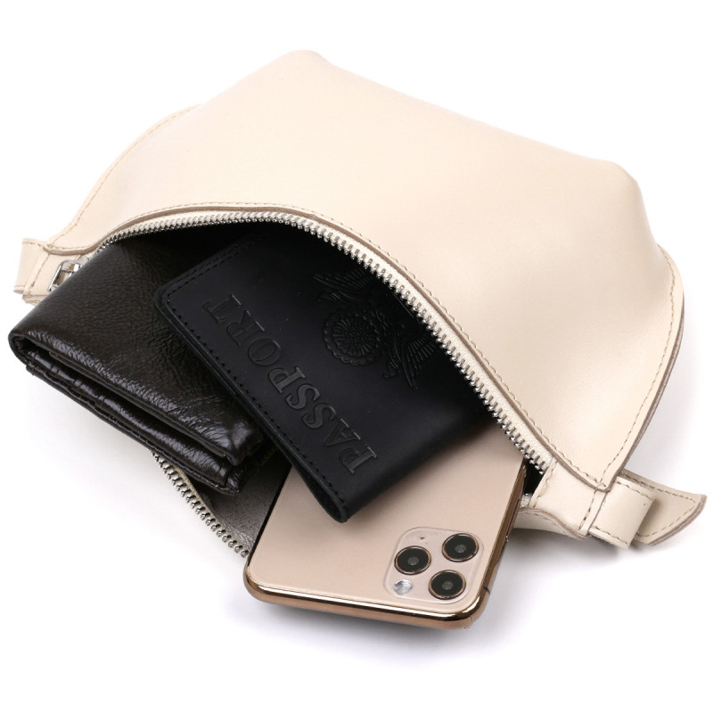 Стильная женская бананка из натуральной кожи Shvigel Бежевый