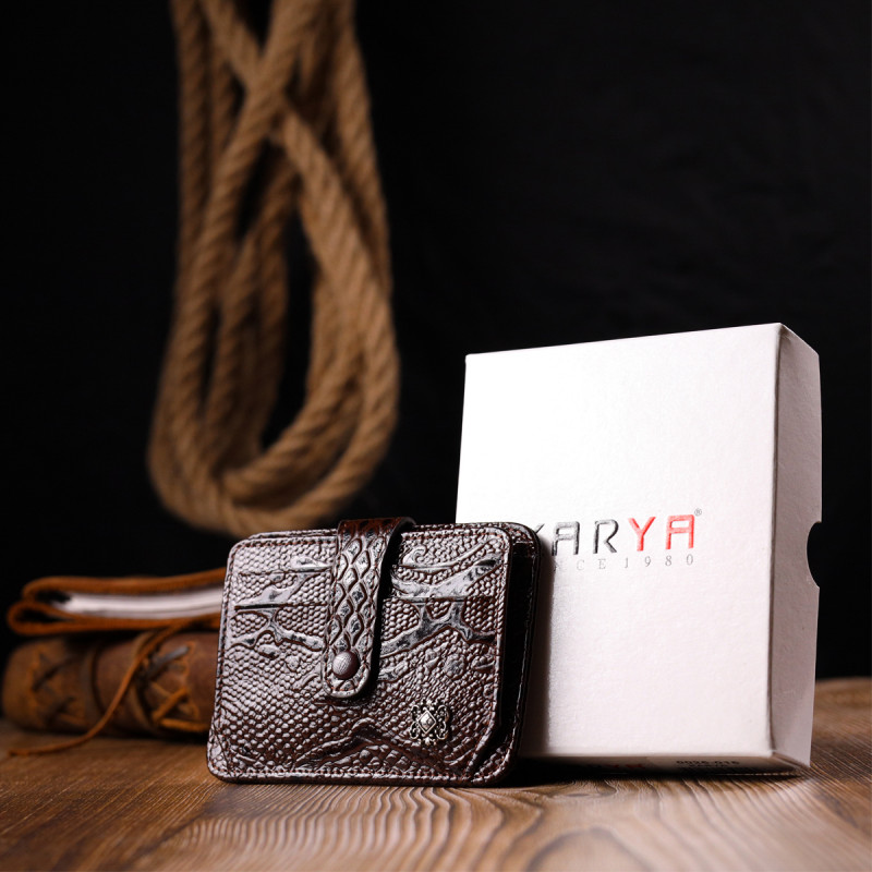Лакированная визитница из натуральной фактурной кожи KARYA Коричневый