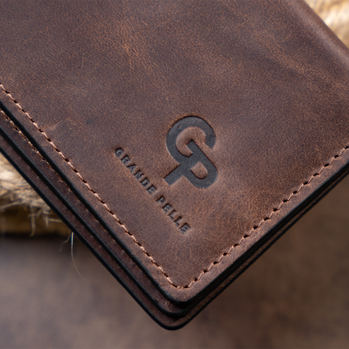 Візитниця з обкладинкою для ID-паспорта з натуральної шкіри GRANDE PELLE Коричнева