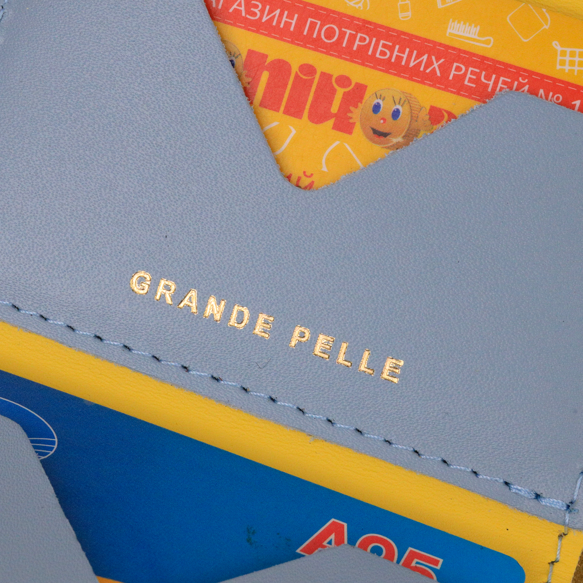 Компактное кожаное портмоне в три сложения комби двух цветов Сердце GRANDE PELLE Желто-голубое