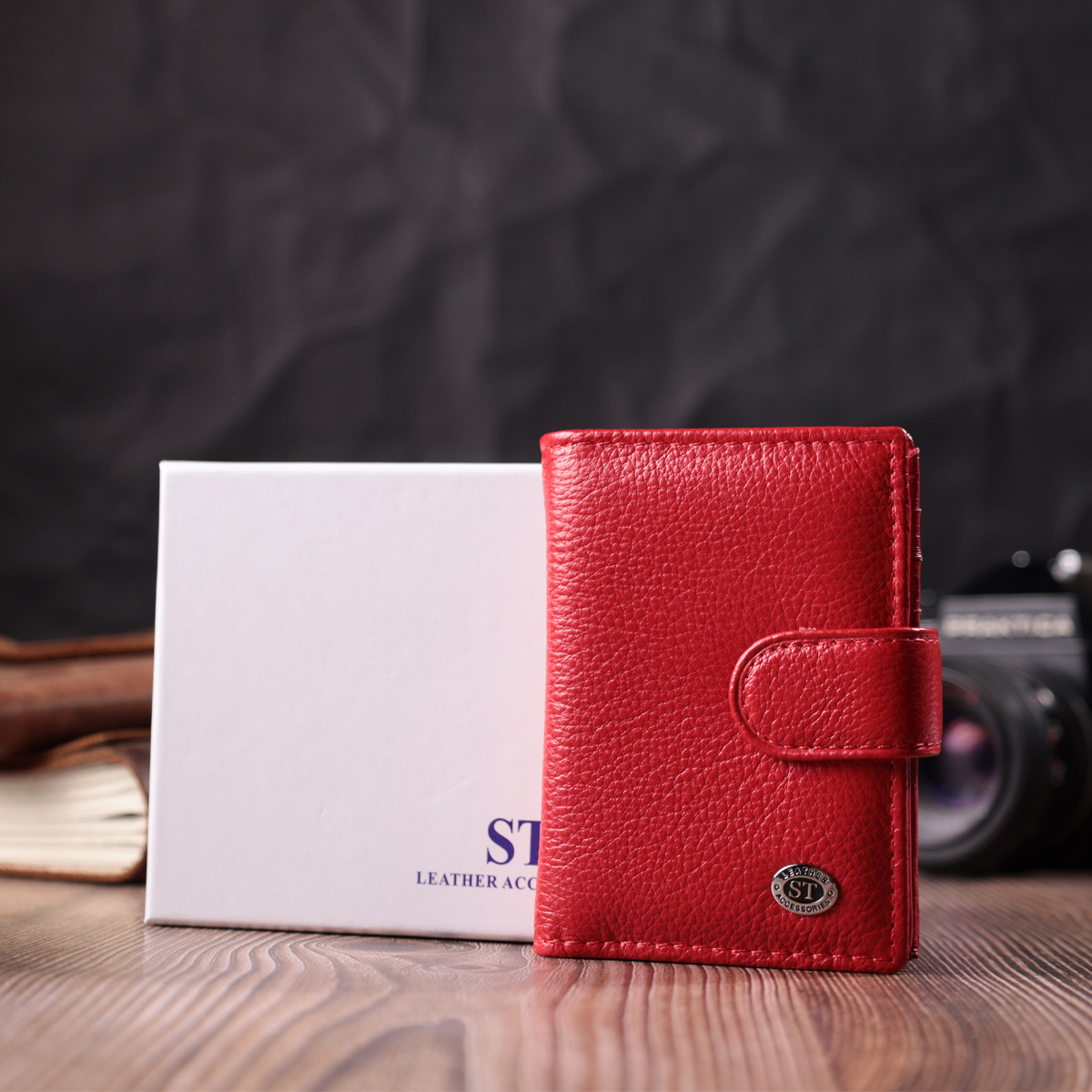 Містка візитниця з натуральної шкіри ST Leather Червоний