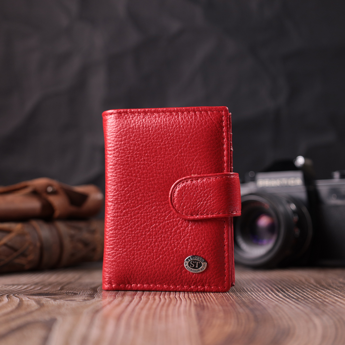 Містка візитниця з натуральної шкіри ST Leather Червоний
