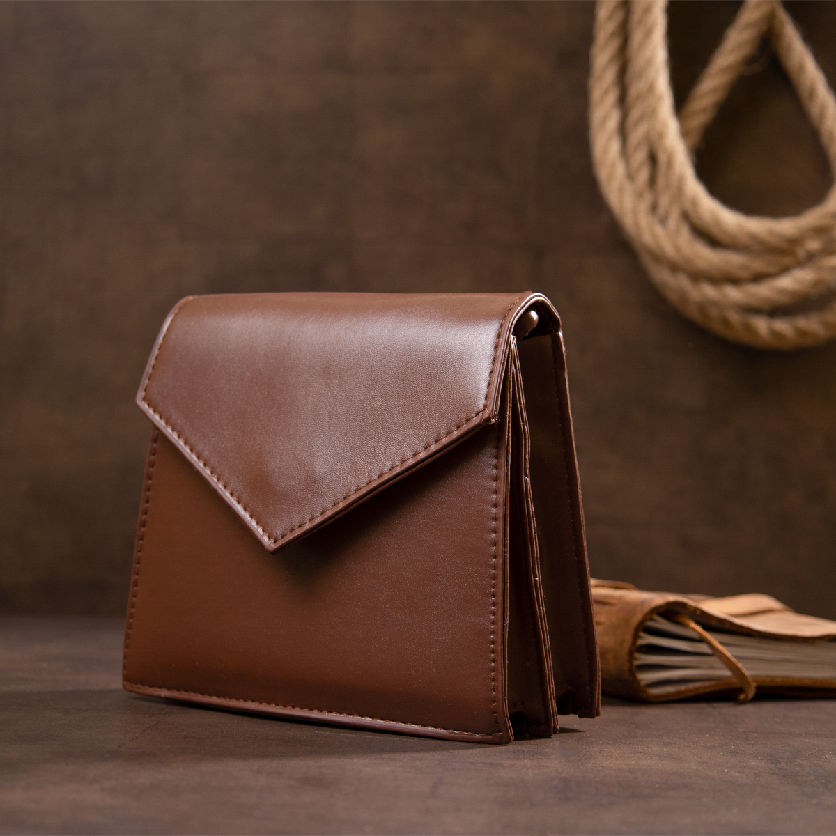 Горизонтальна сумка з лініями зі шкірозамінника Vintage sale_ Коричнева