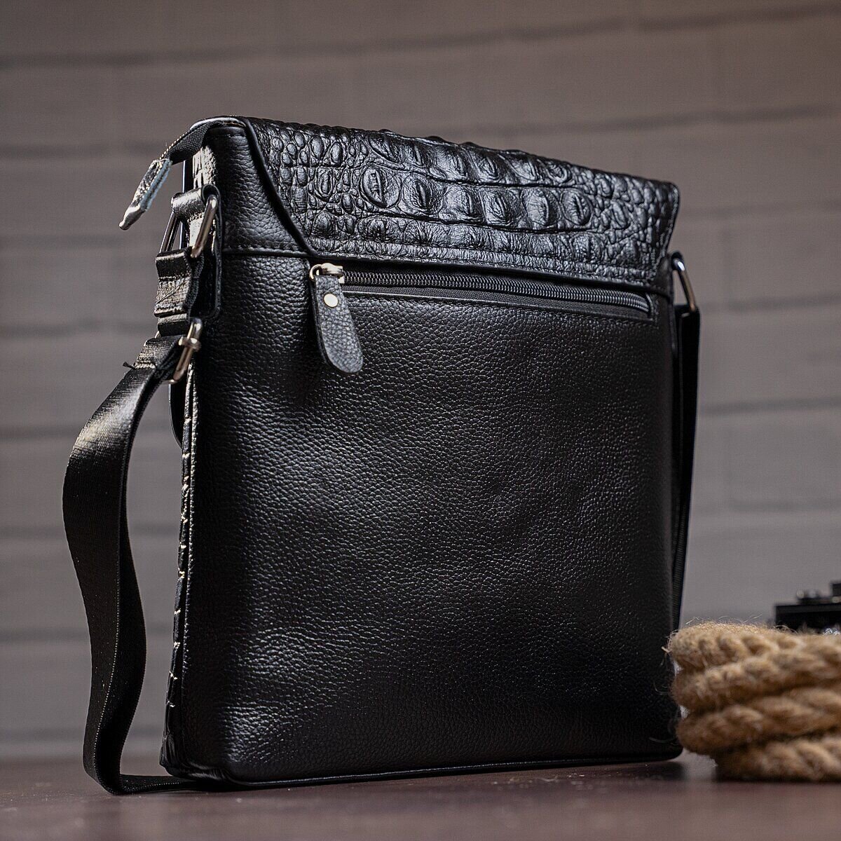 Сумка чоловіча вертикальна з тисненням під рептилію Vintage Чорна