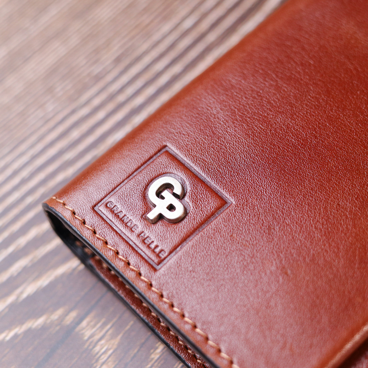 Барсетка із гладкої шкіри Grande Pelle Коричневий